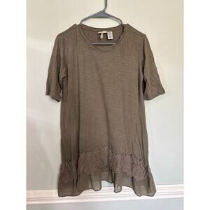 LOGO Lori Goldstein Taupe Ruffle Hem Tunic Top Women’s Small Boho Layered
